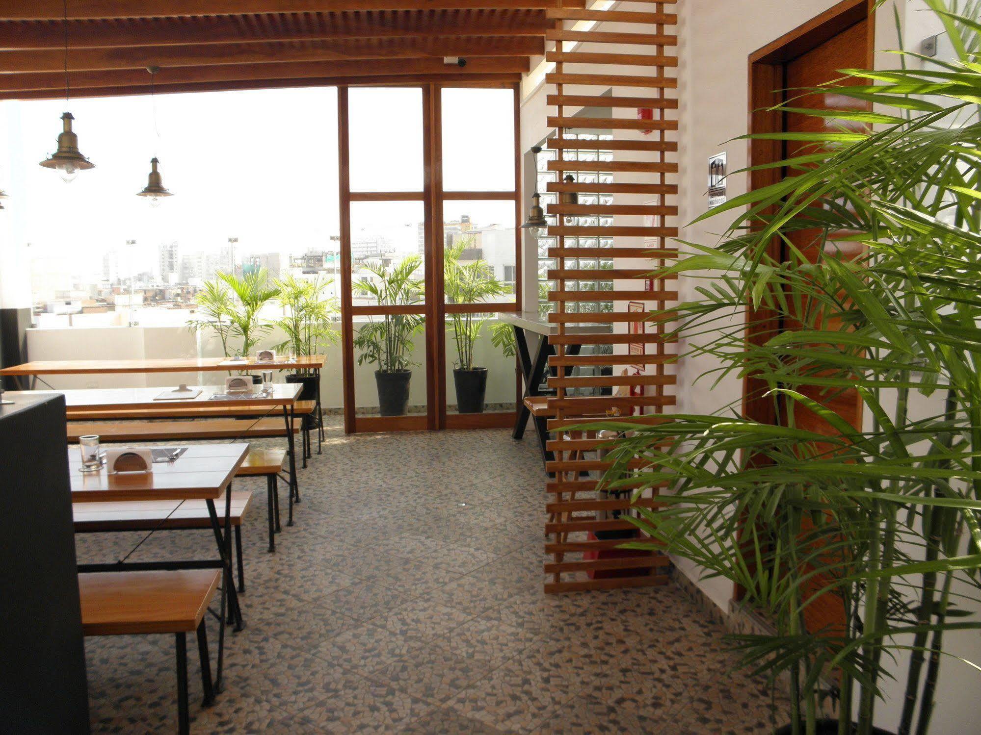 The Point Miraflores, ليما المظهر الخارجي الصورة